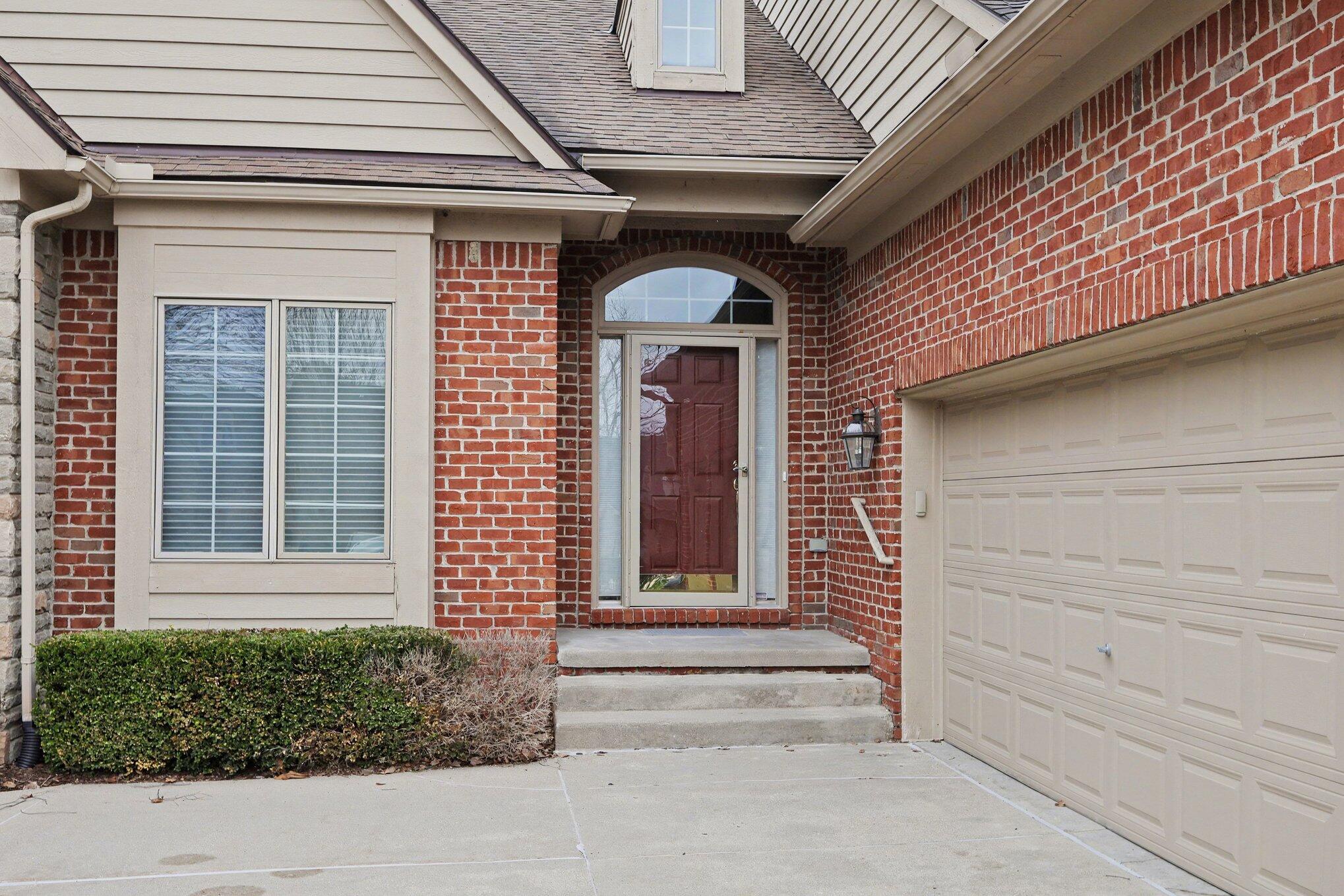 5421 Pinnacle Court
