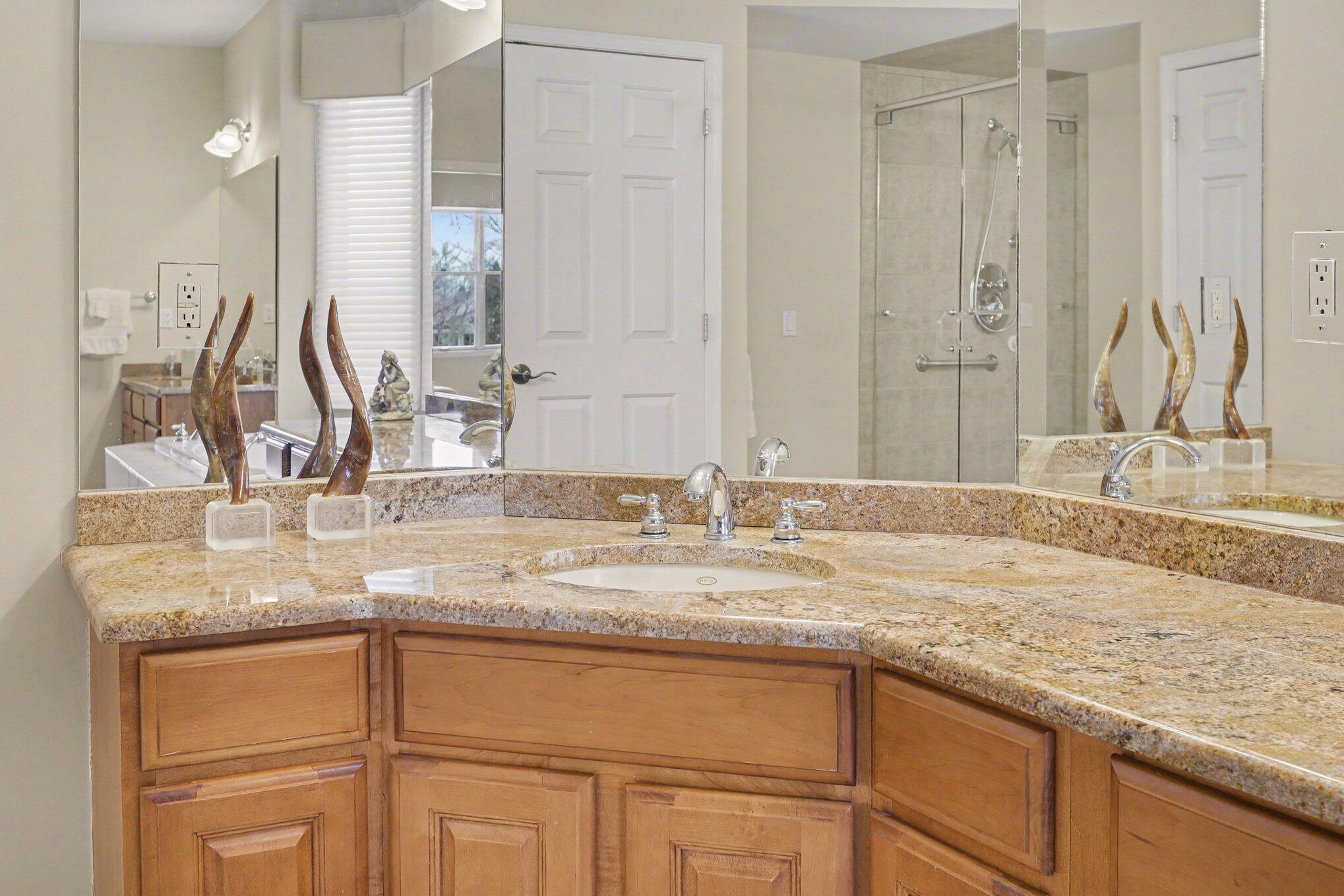 5421 Pinnacle Court