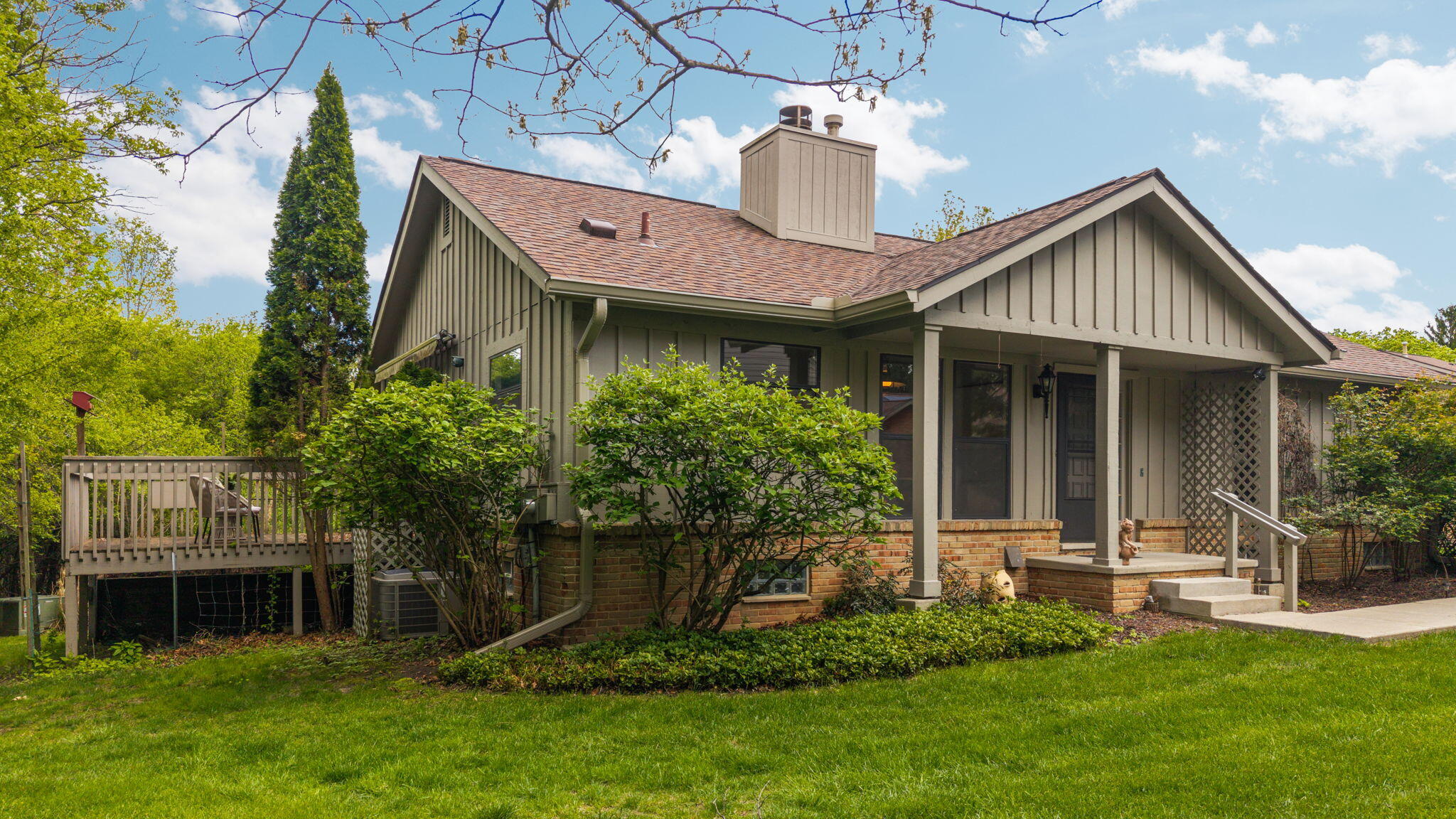 2224 Rivenoak Court