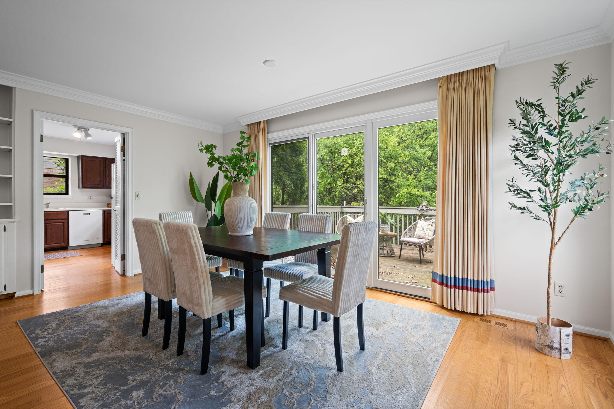 2224 Rivenoak Court