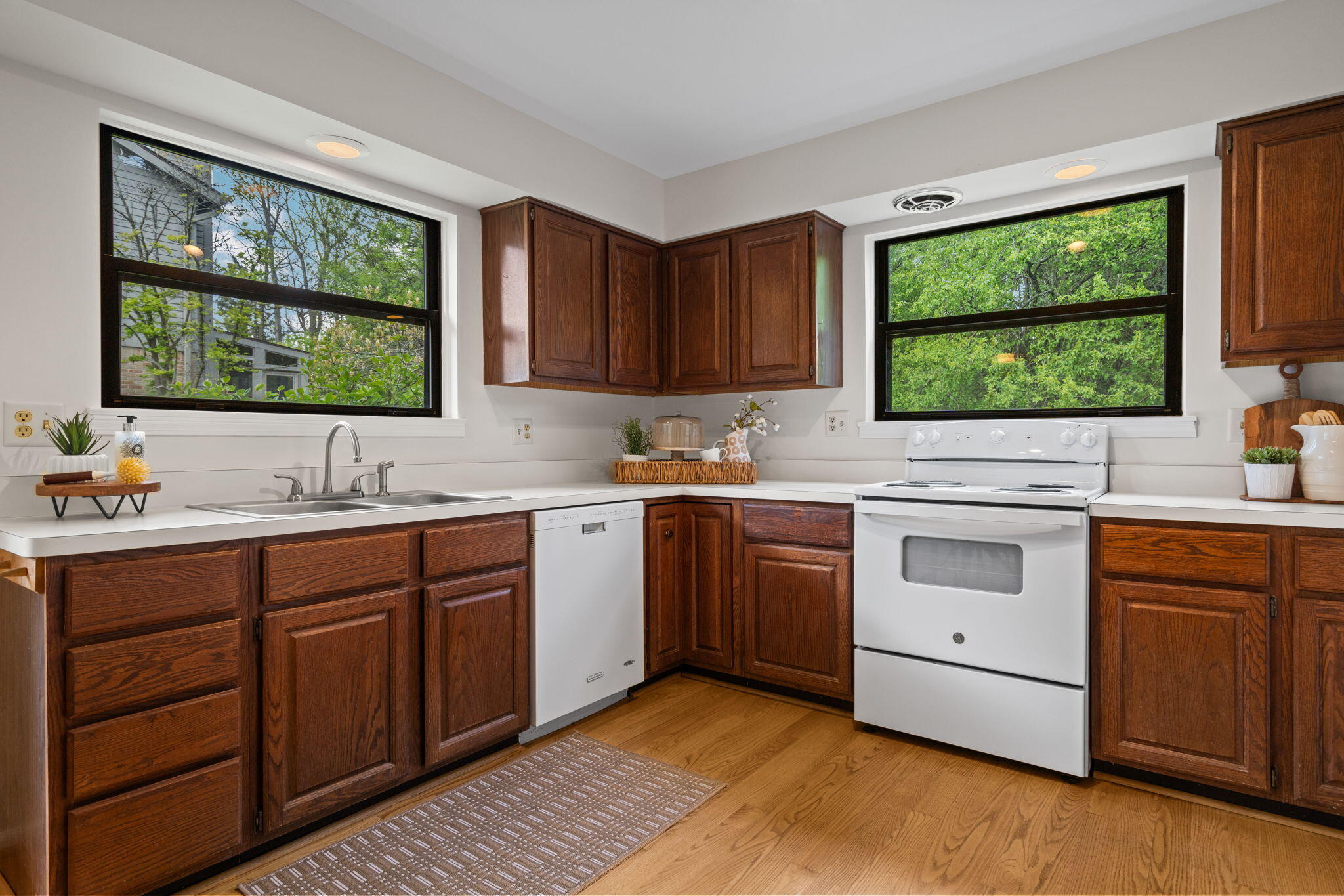 2224 Rivenoak Court