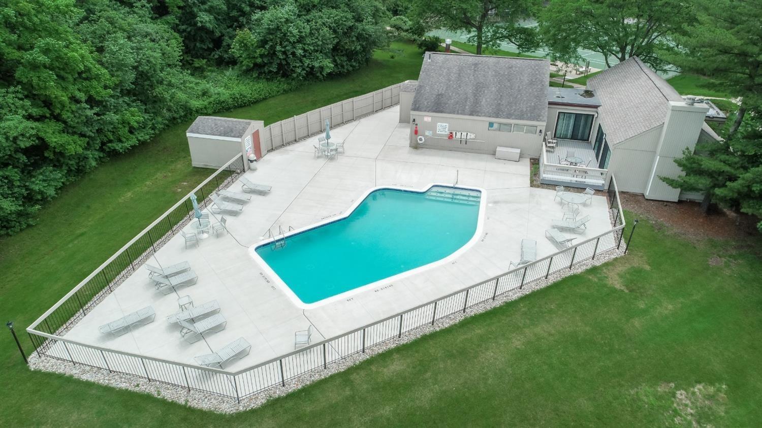 2202 Pine Grove Court