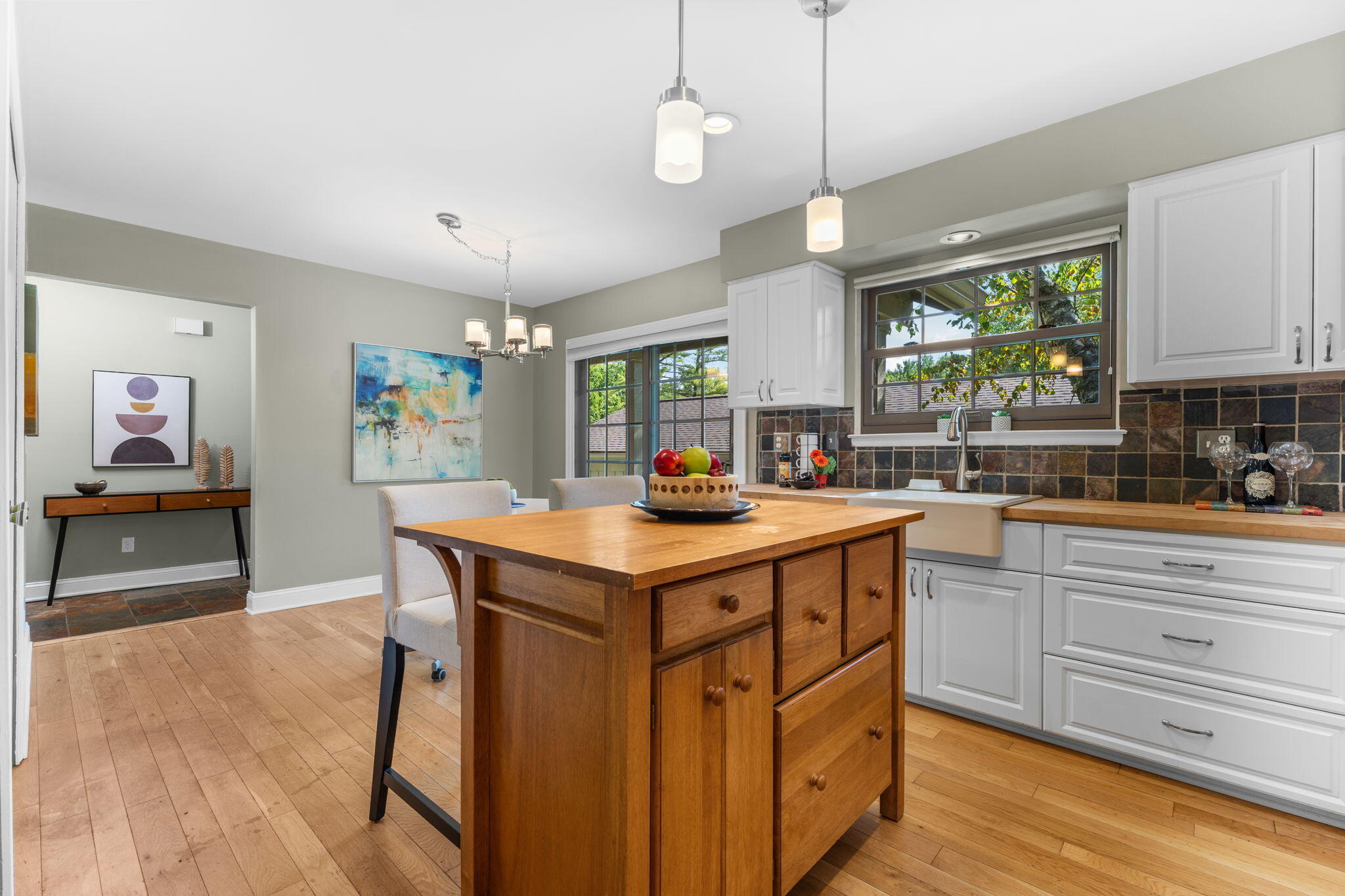 2202 Pine Grove Court