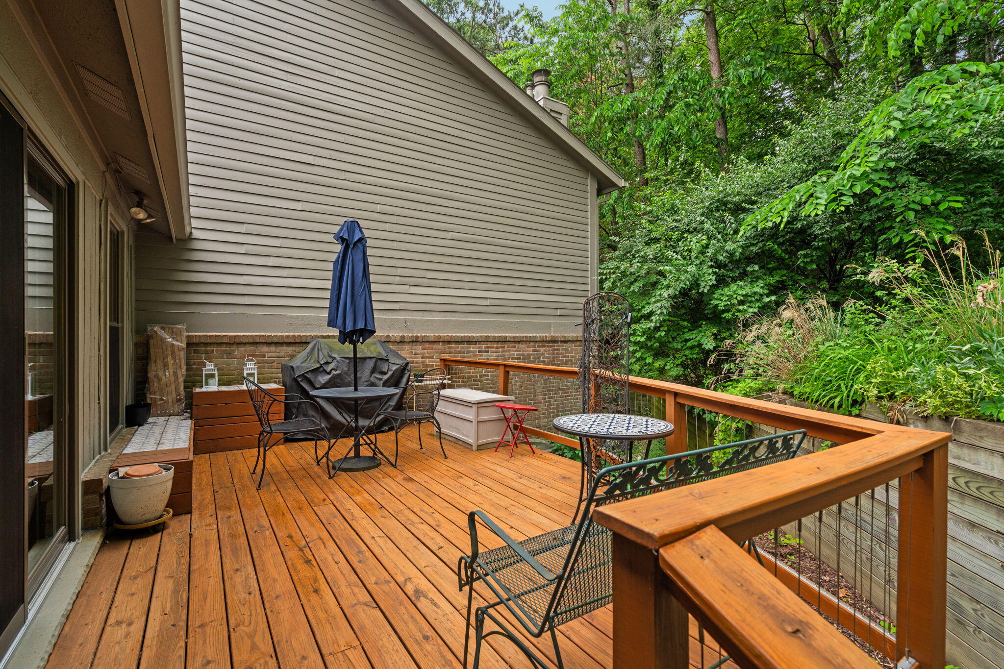 2202 Pine Grove Court