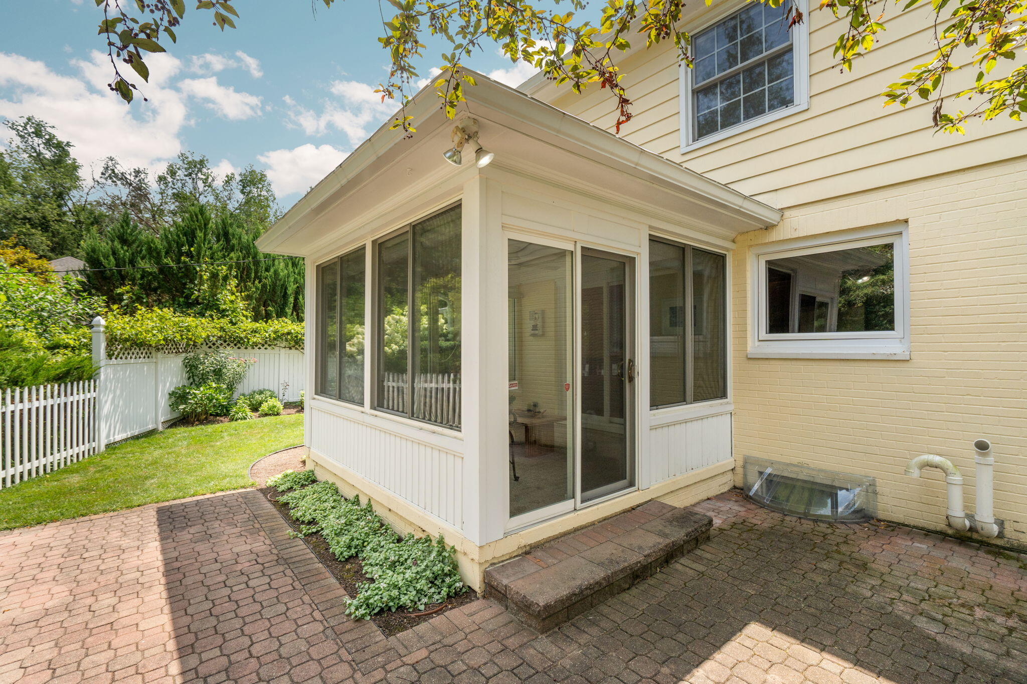 2464 Blueberry Lane