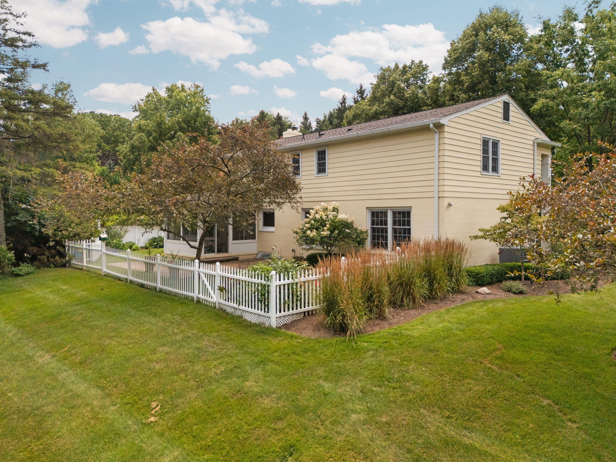 2464 Blueberry Lane