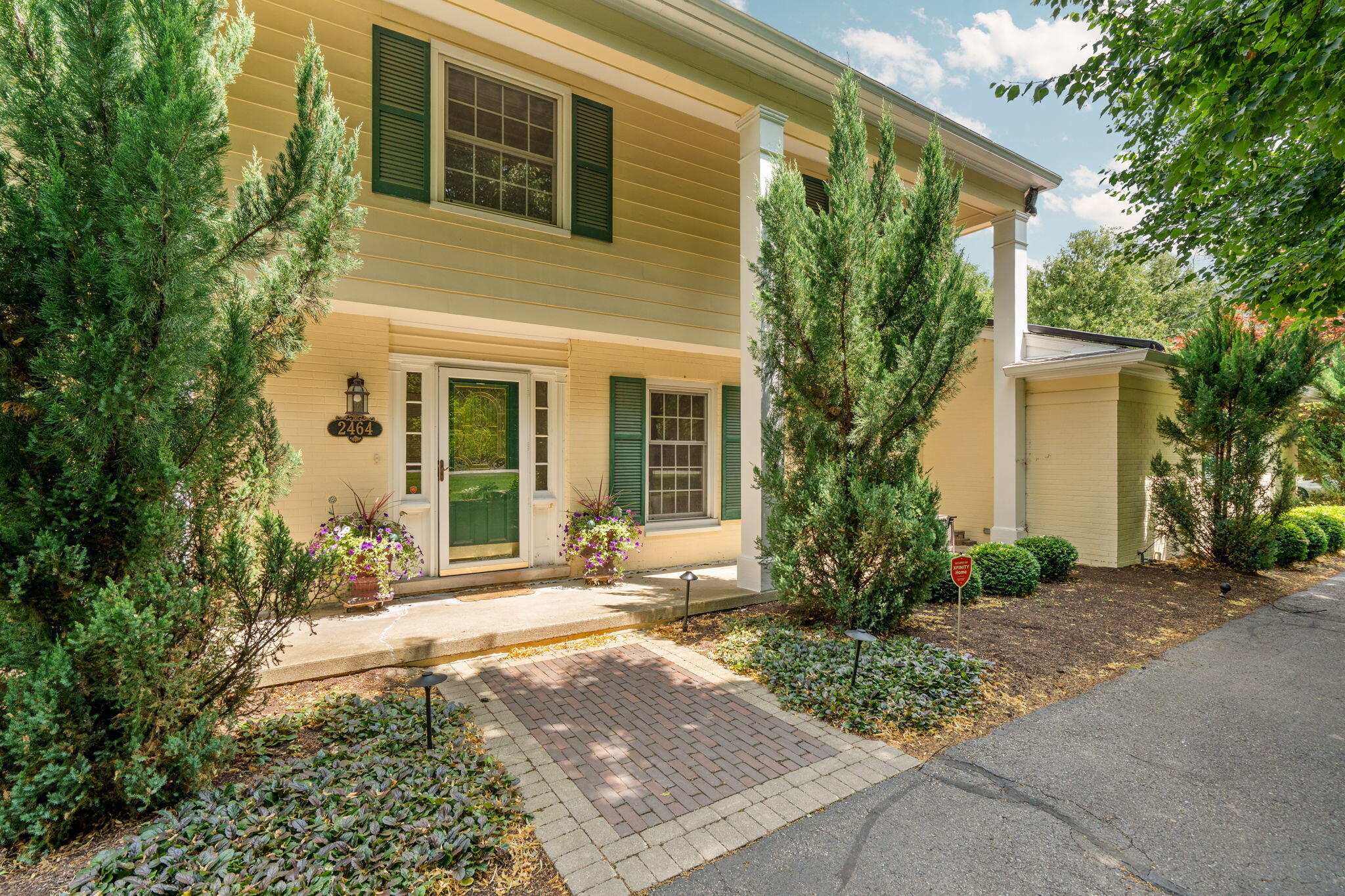 2464 Blueberry Lane