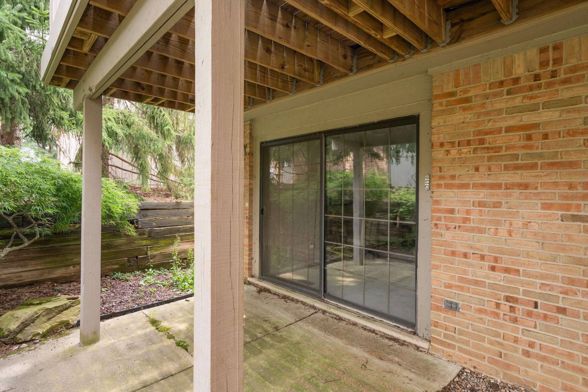 2250 Rivenoak Court