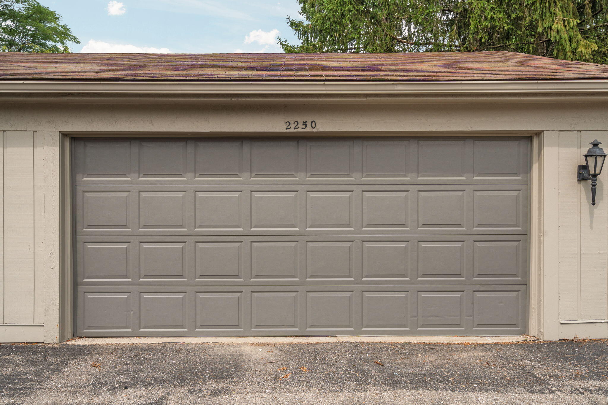 2250 Rivenoak Court