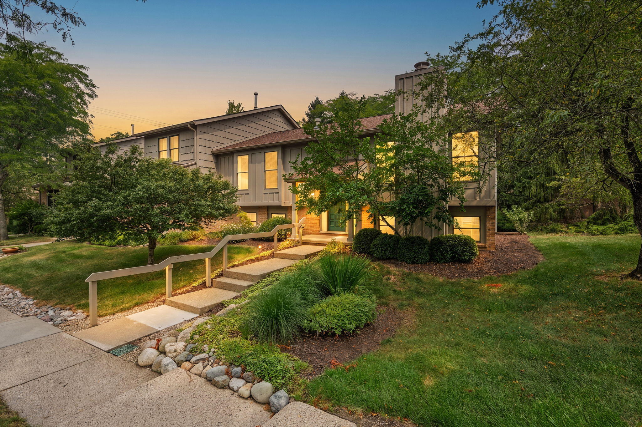 2250 Rivenoak Court