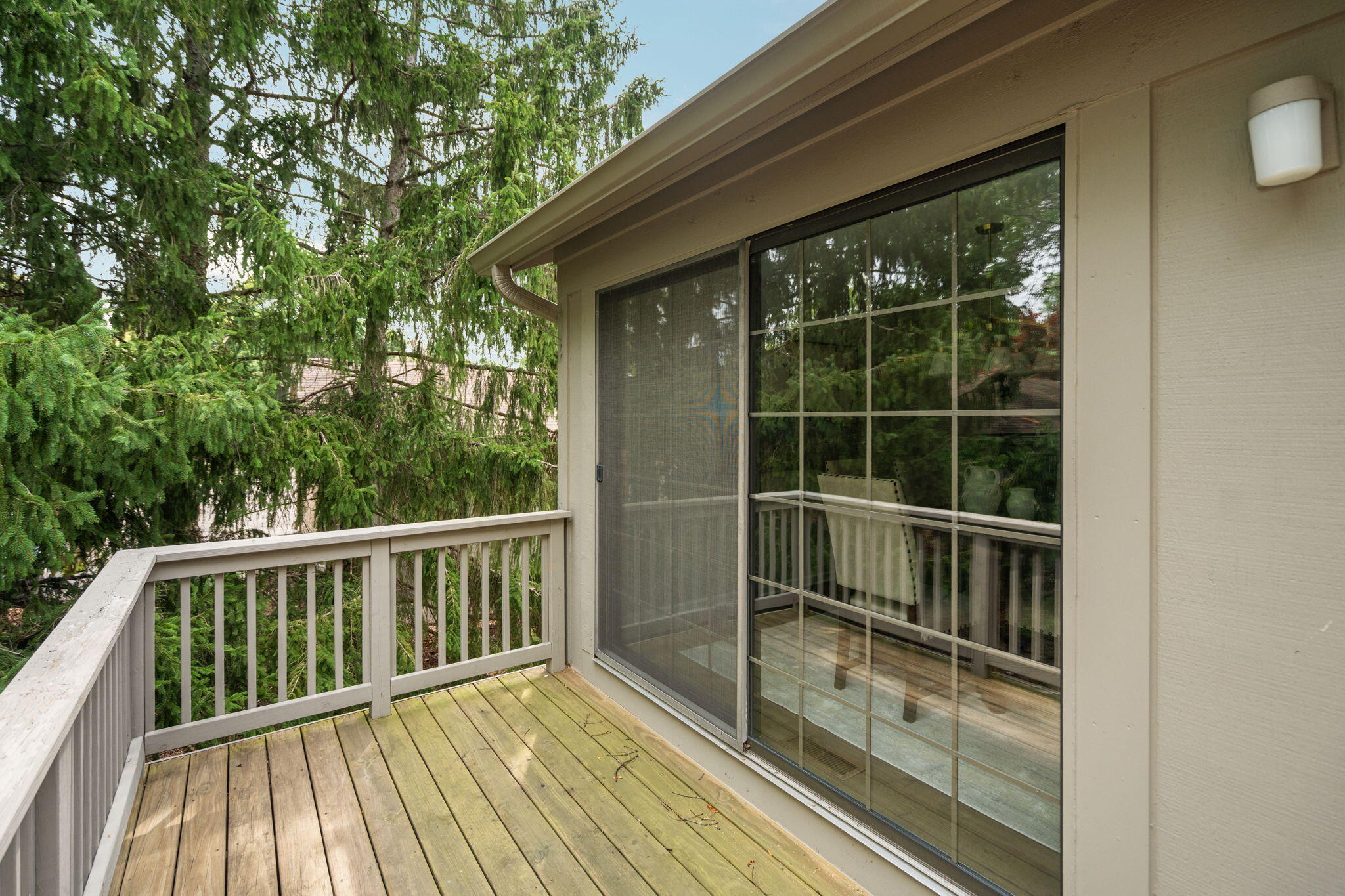 2250 Rivenoak Court