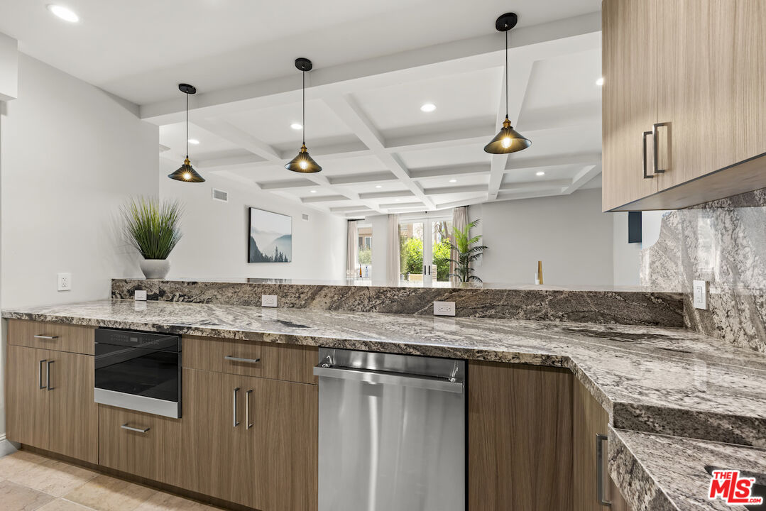 1825 Pandora Ave Unit: 104