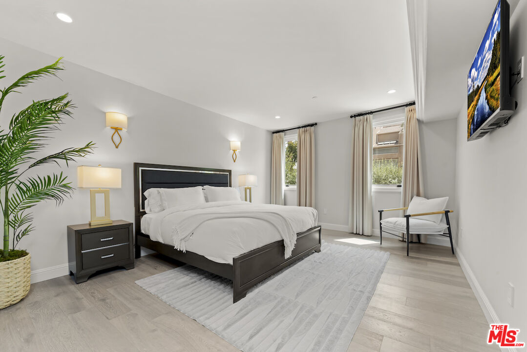 1825 Pandora Ave Unit: 104