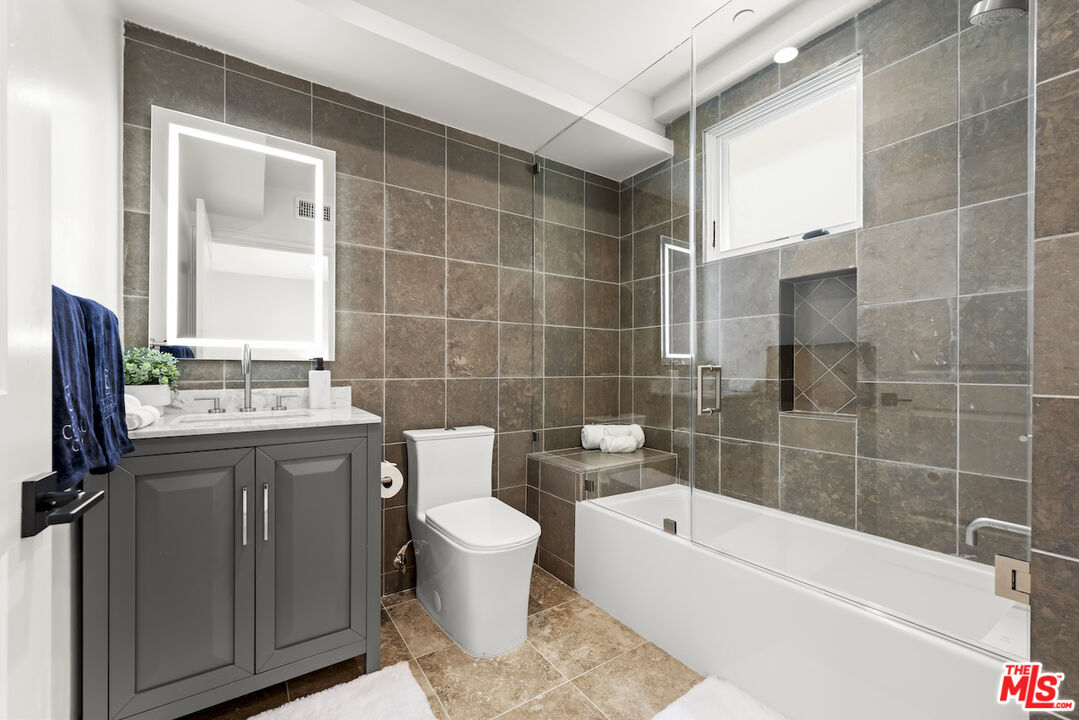 1825 Pandora Ave Unit: 104