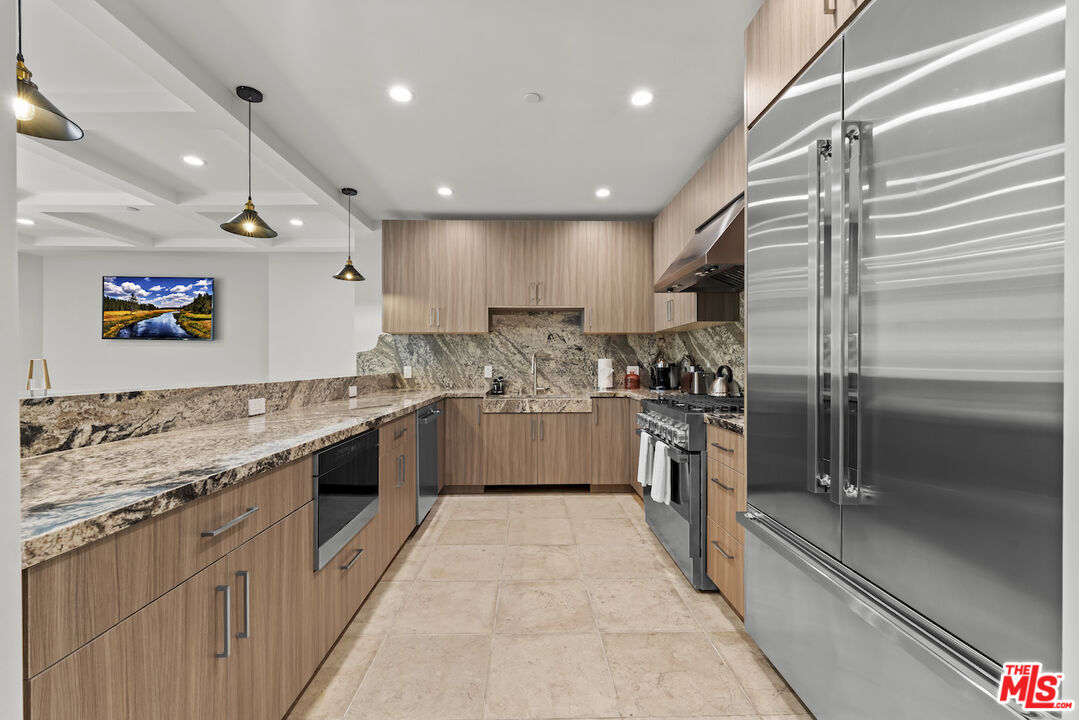 1825 Pandora Ave Unit: 104