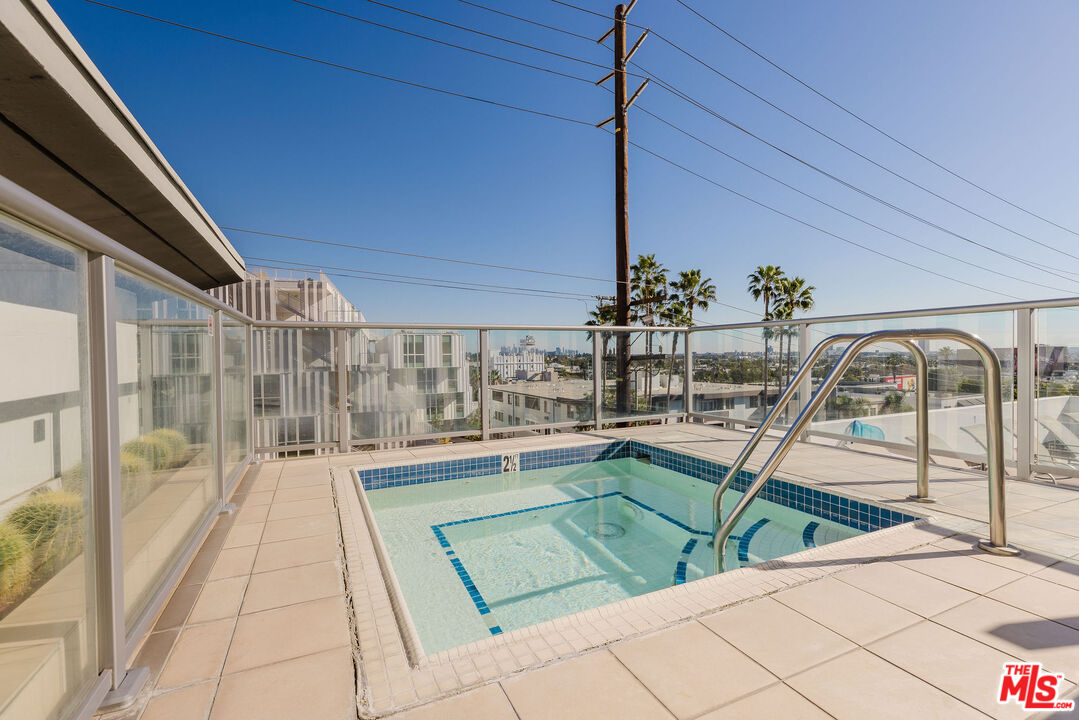 1155 N La Cienega Blvd Unit: 1207