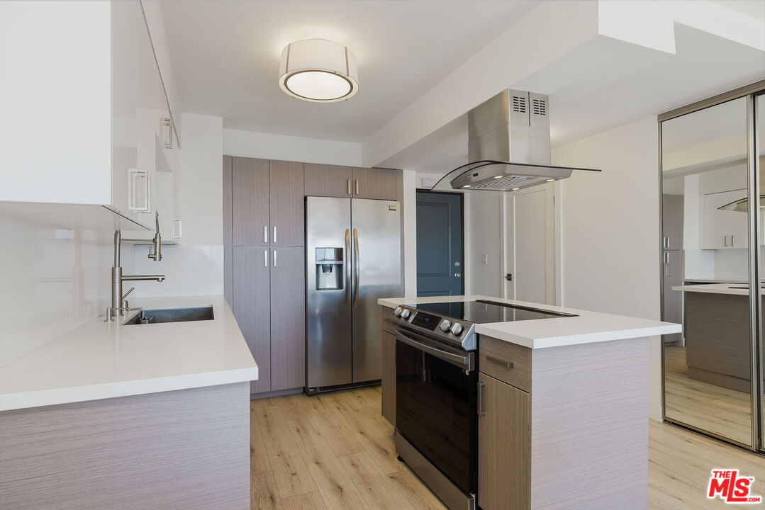 1155 N La Cienega Blvd Unit: 1207