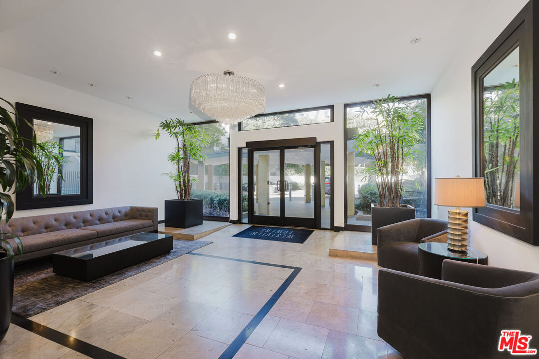 1155 N La Cienega Blvd Unit: 1207