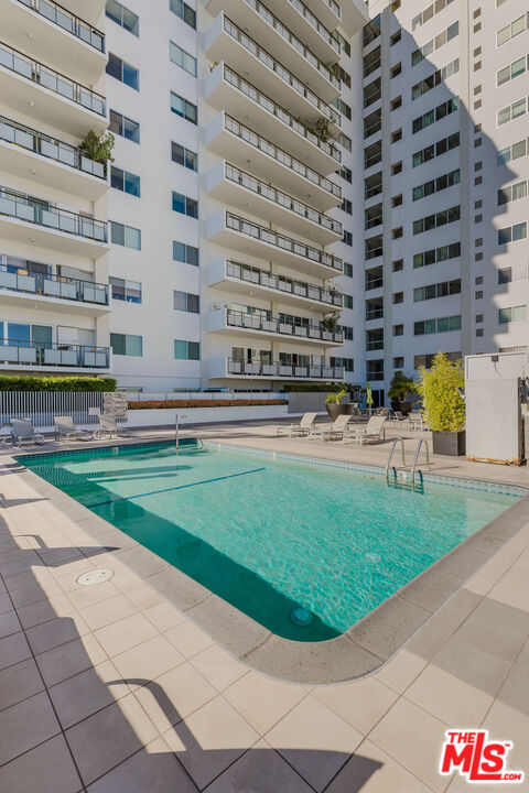 1155 N La Cienega Blvd Unit: 1207