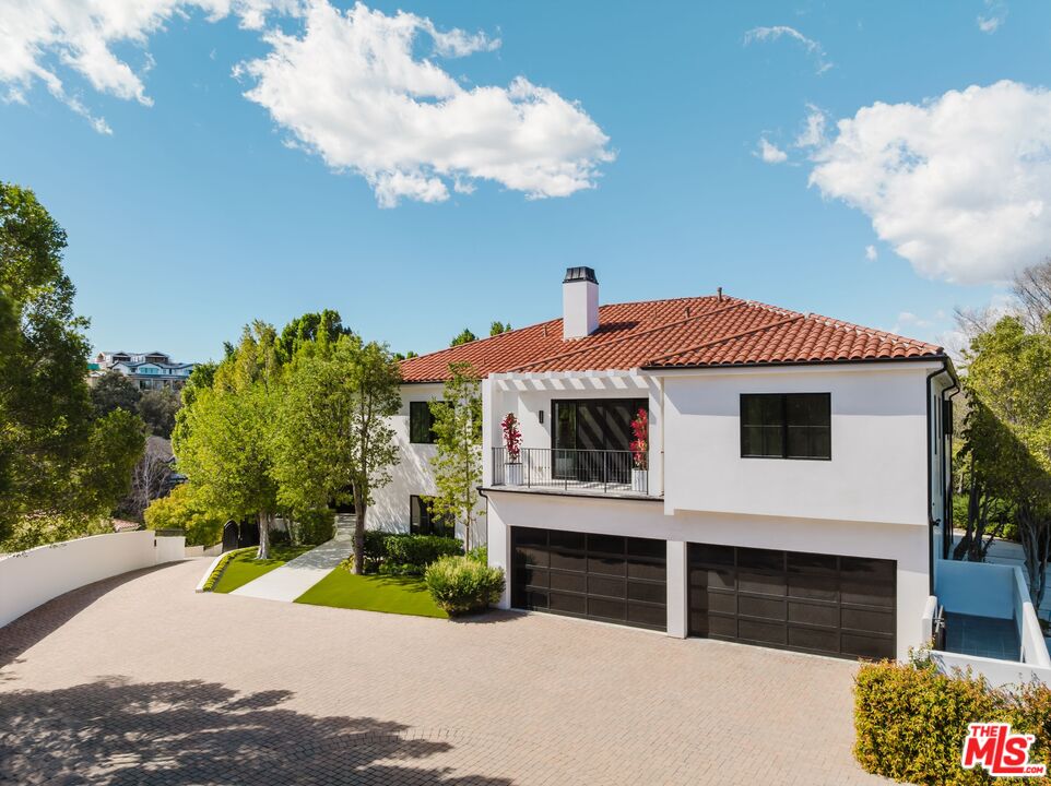 5192 Parkway Calabasas