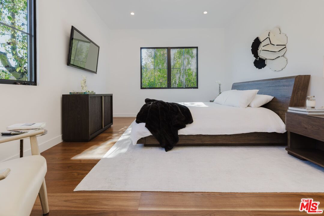 5192 Parkway Calabasas