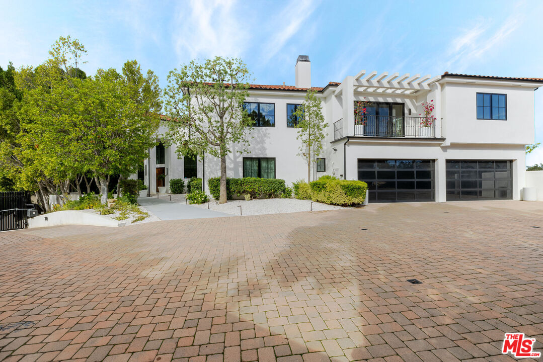 5192 Parkway Calabasas