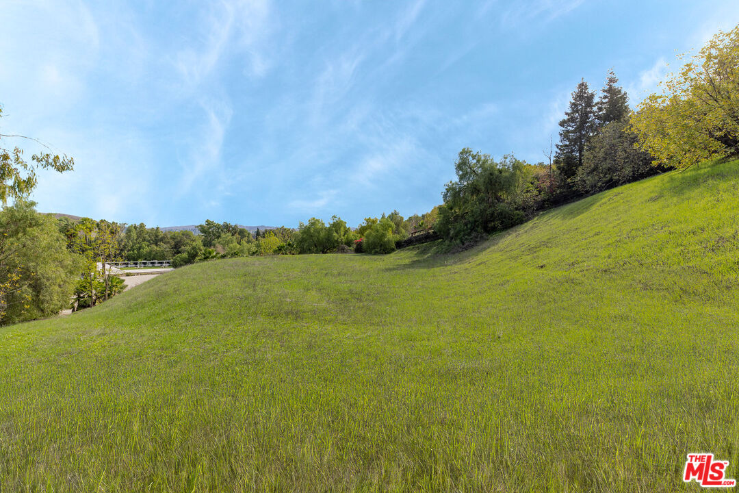 5192 Parkway Calabasas