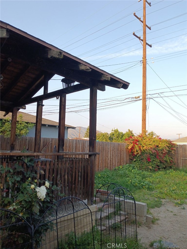 432 N Barbara Avenue