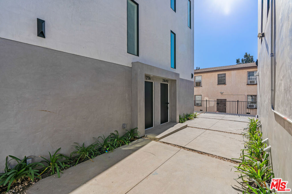 236 S Carondelet Street