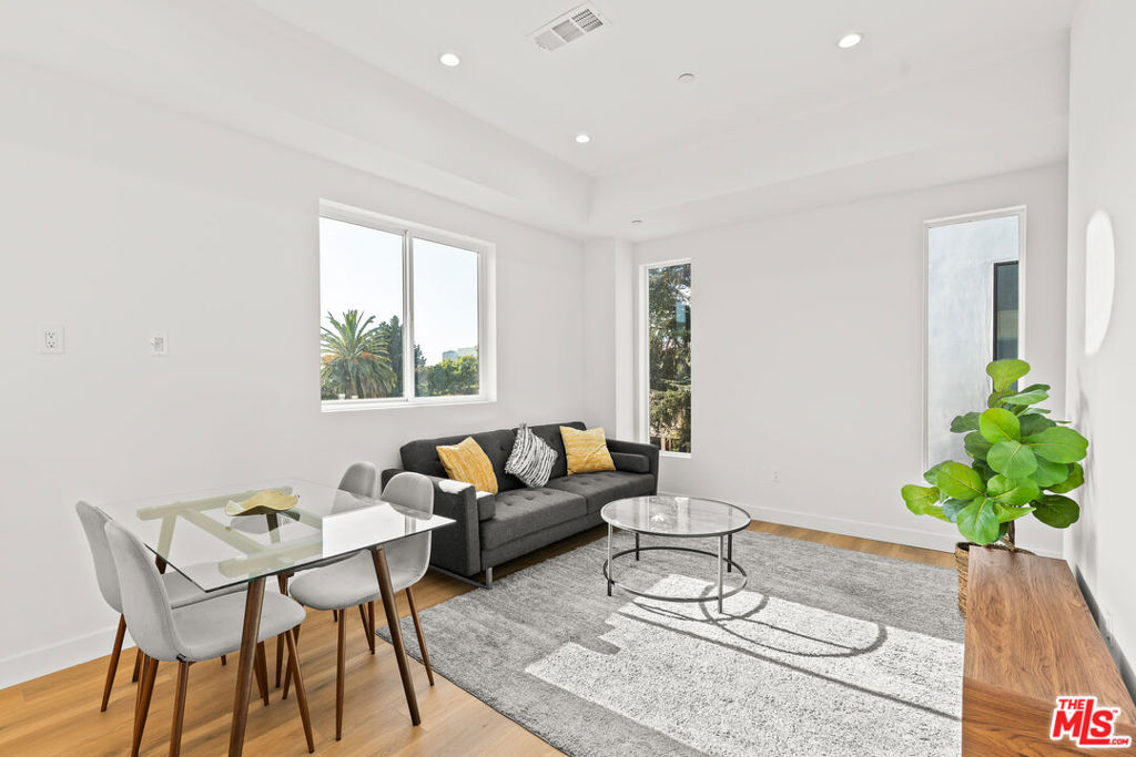 236 S Carondelet Street