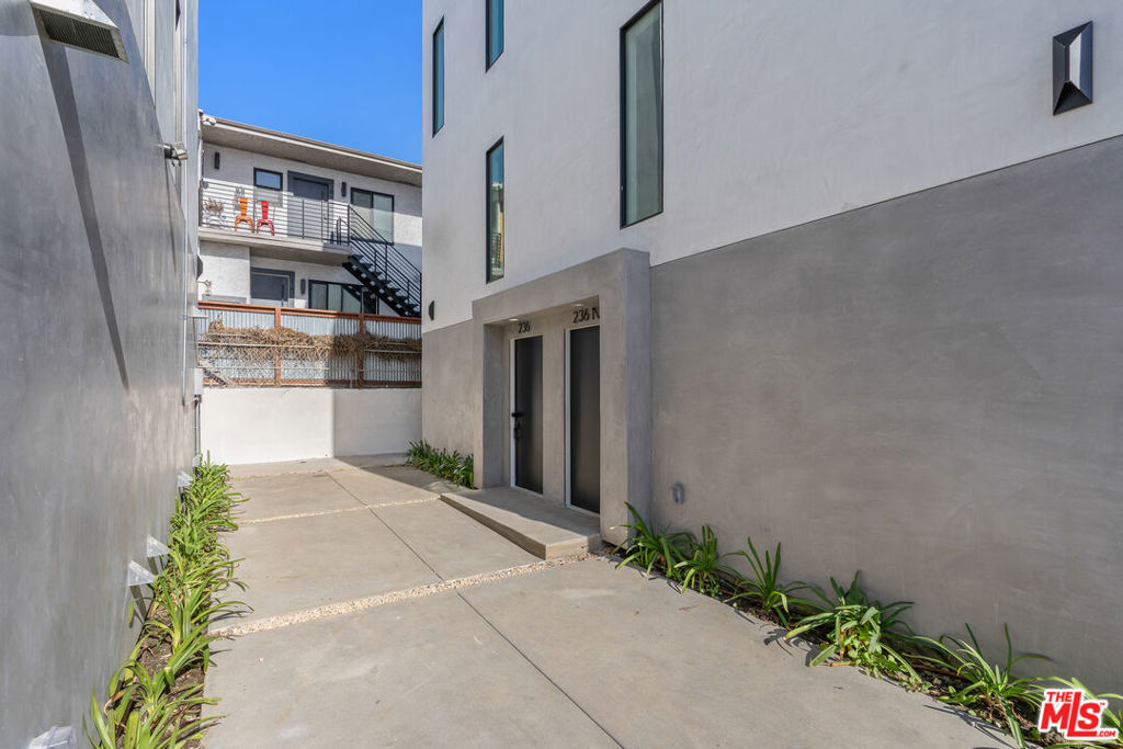 236 S Carondelet Street