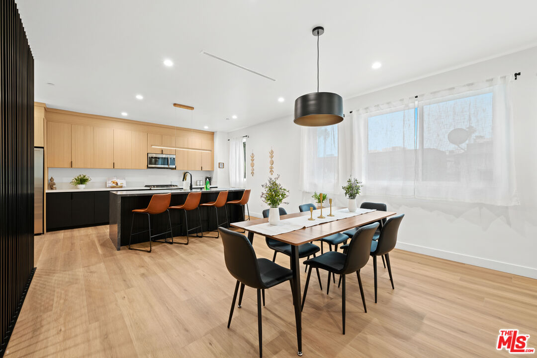 835 N Mccadden Pl Unit: 1