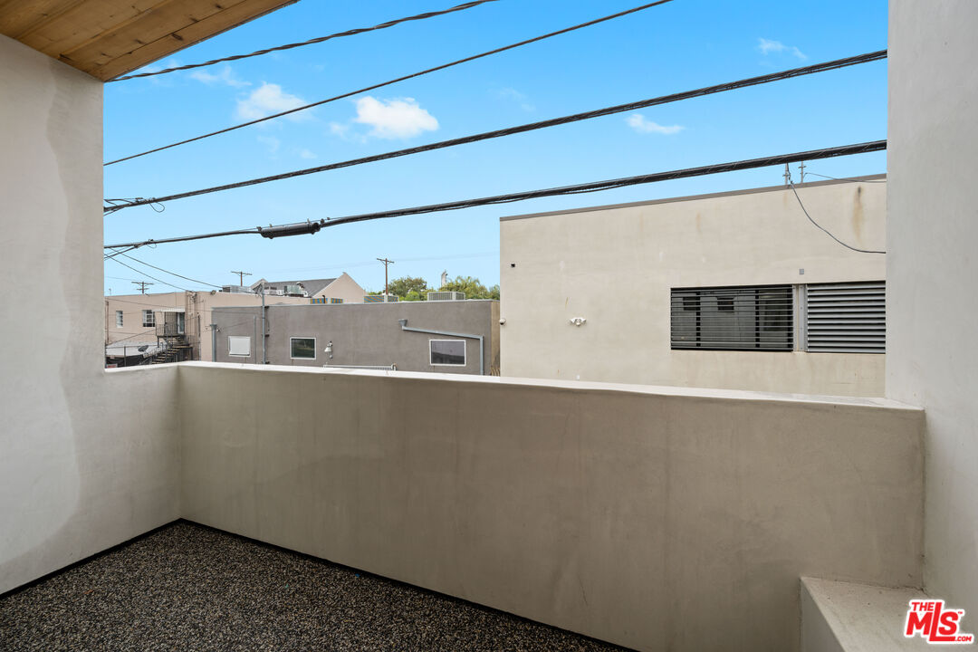835 N Mccadden Pl Unit: 1