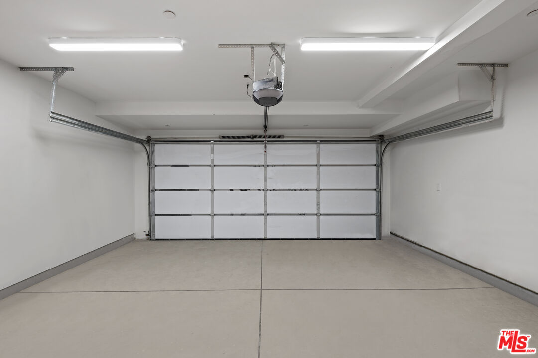 835 N Mccadden Pl Unit: 1