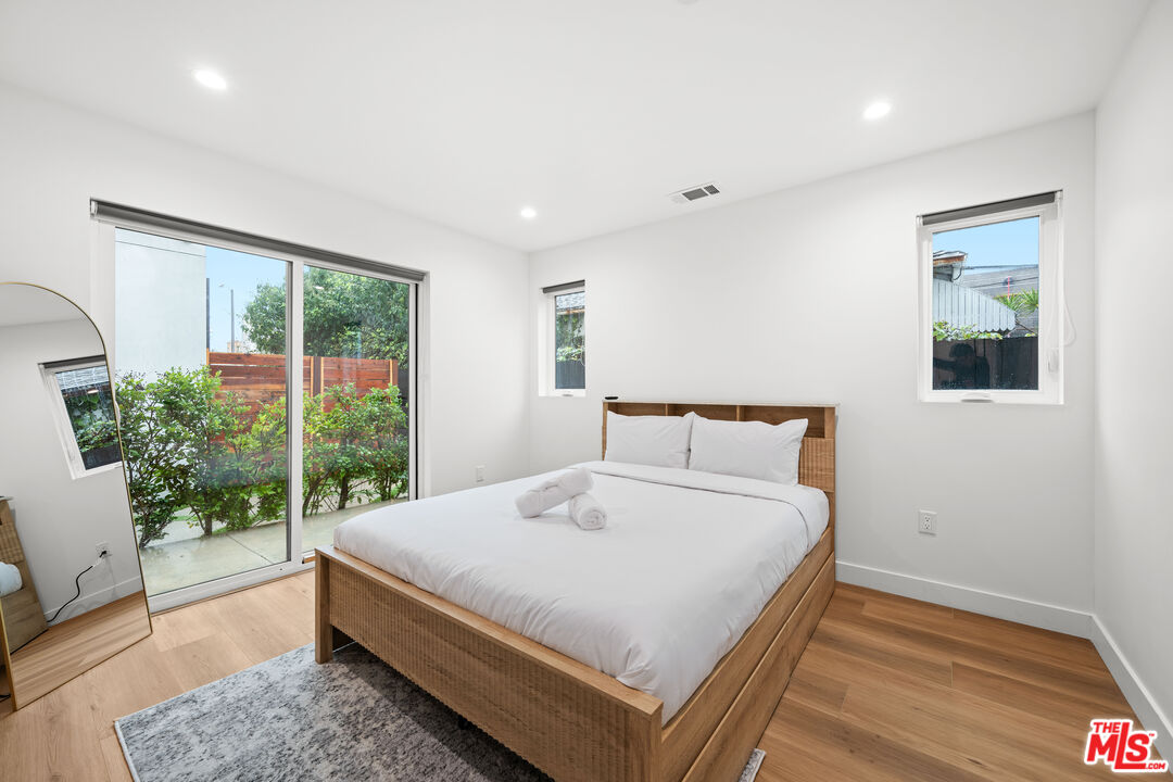 835 N Mccadden Pl Unit: 1