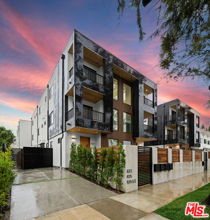 835 N Mccadden Pl Unit: 1