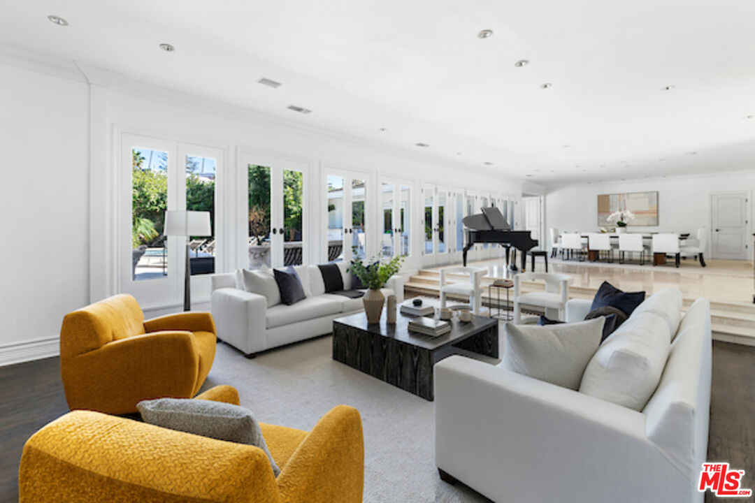 716 N Beverly Dr