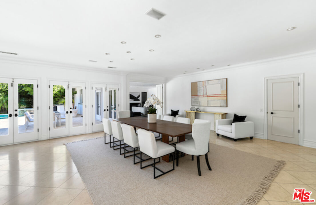 716 N Beverly Dr