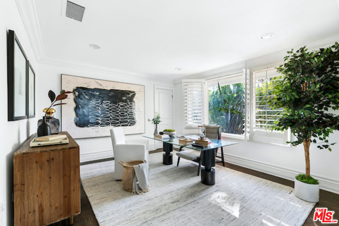 716 N Beverly Dr