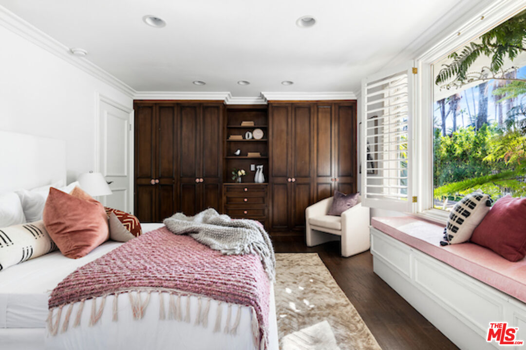 716 N Beverly Dr