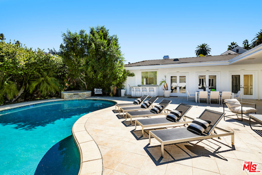 716 N Beverly Dr
