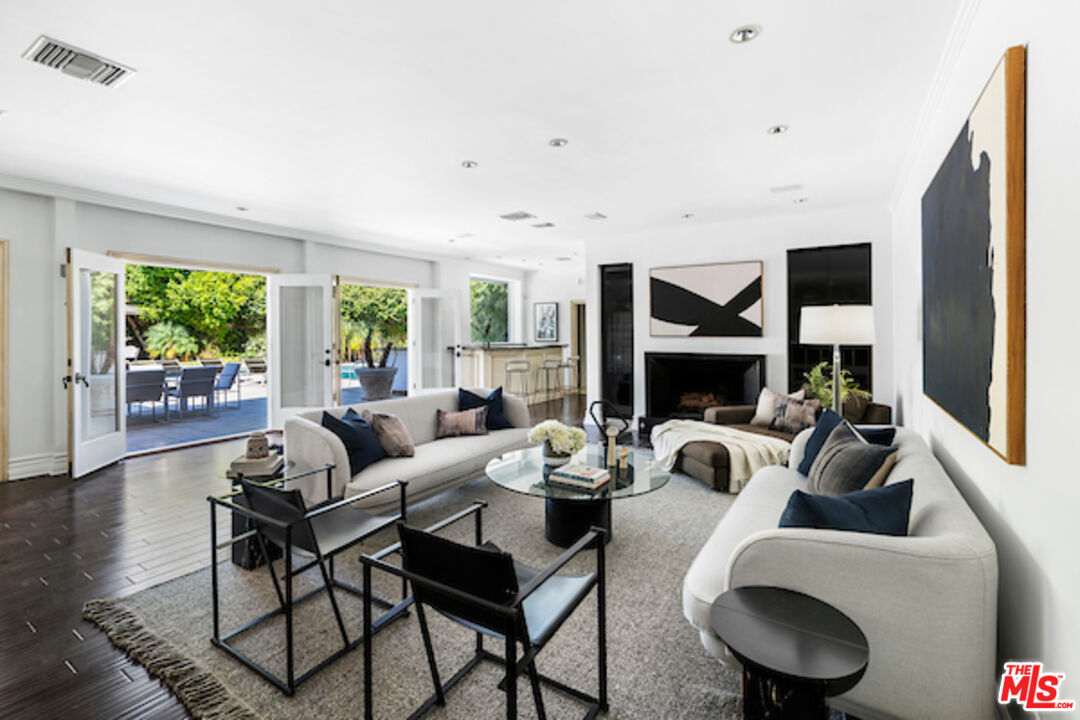716 N Beverly Dr