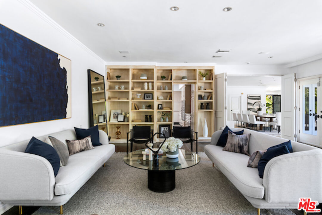716 N Beverly Dr