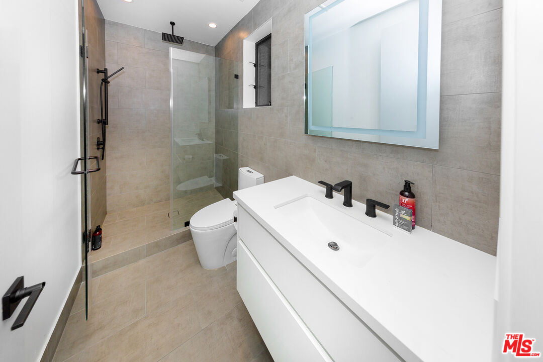 1635 S Sherbourne Dr