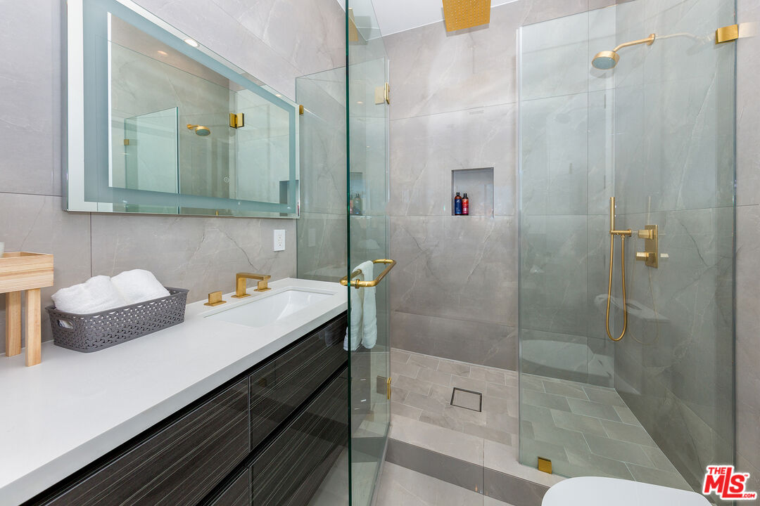 1635 S Sherbourne Dr