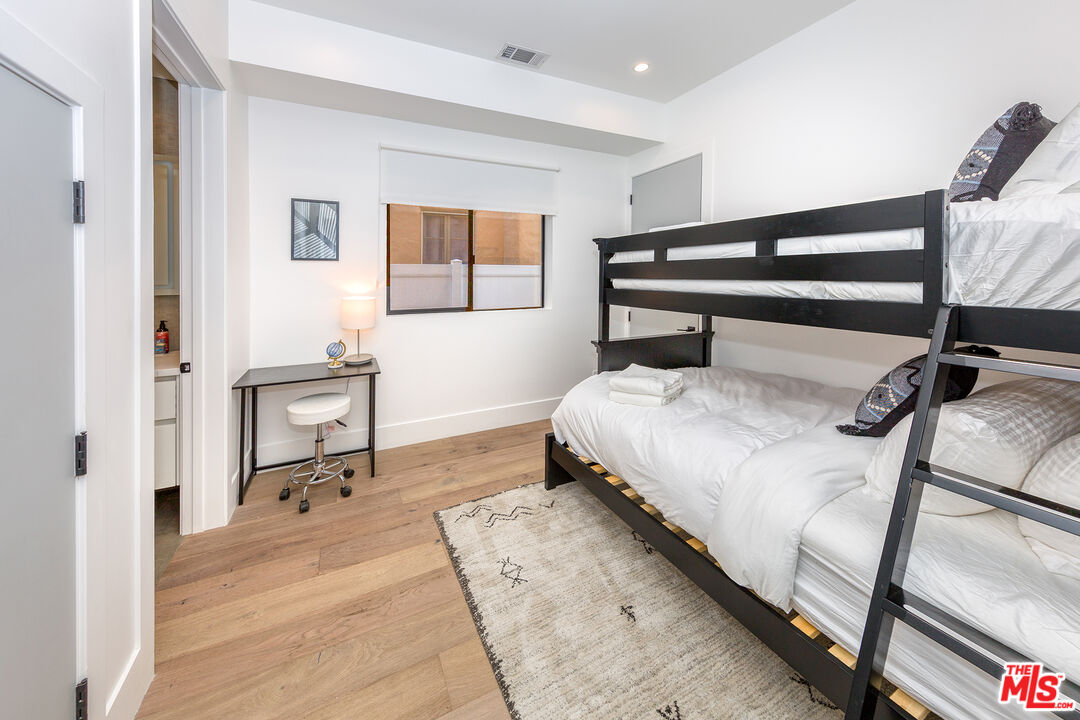 1635 S Sherbourne Dr