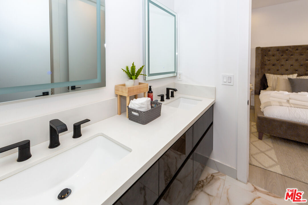 1635 S Sherbourne Dr