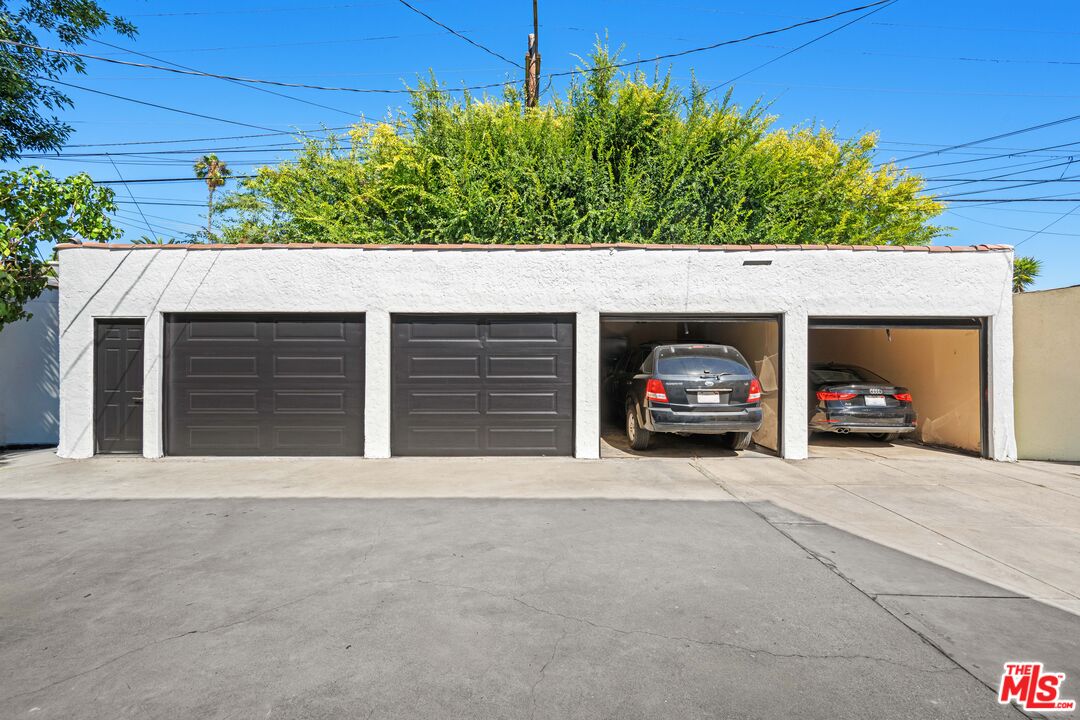 424 N Gardner St Unit: 1/2