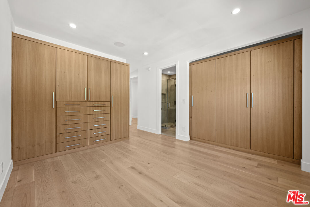 424 N Gardner St Unit: 1/2