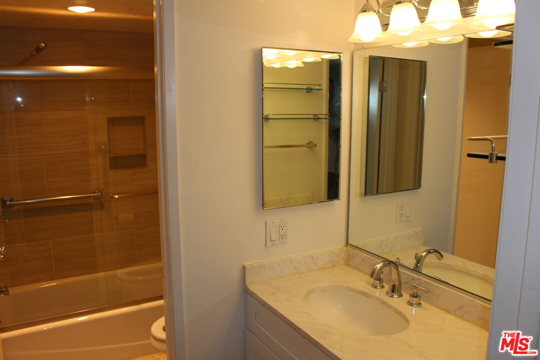 1515 S Beverly Dr Unit: 209